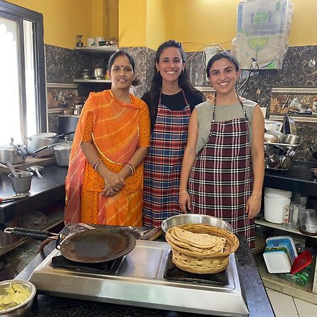 Black Pepper Home Stay Udaipur Exterior foto